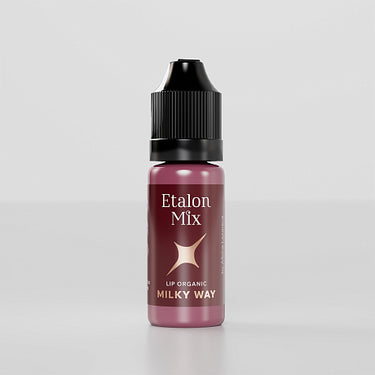 Milky Way uit de Favors Etalon Mix Set is ontwikkeld door Etalon Mix in samenwerking met Victoria Vedenina. Het is een rijk, koel violet pigment voor lippen.